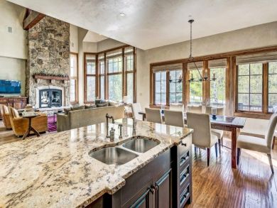 Posh Five Bedroom Luxury Ski Home Steps to Lift